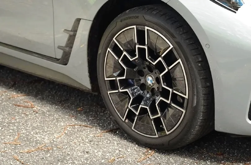 BMW i4 eDrive35