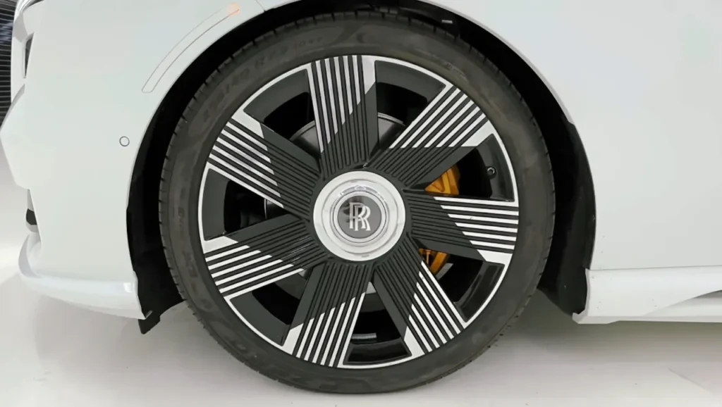 RollsRoyceSpectre