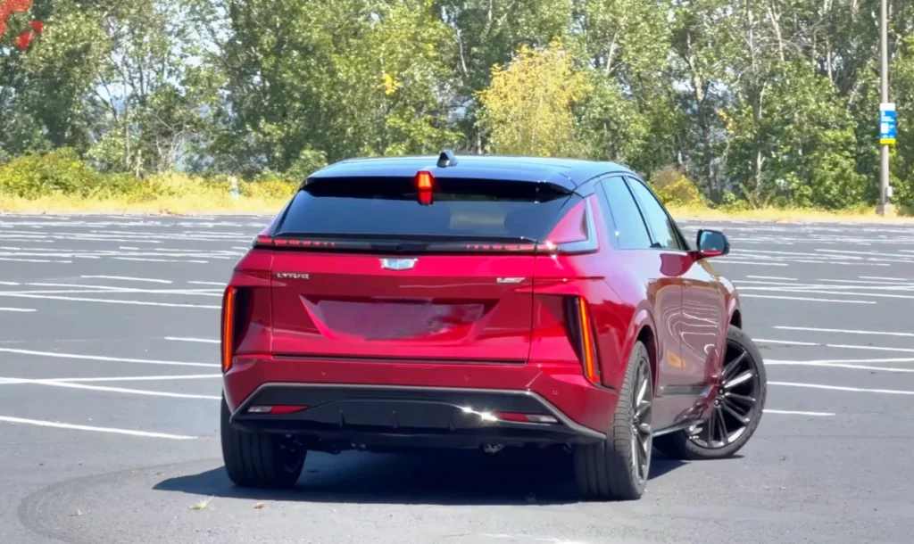 CadillacLYRIQV