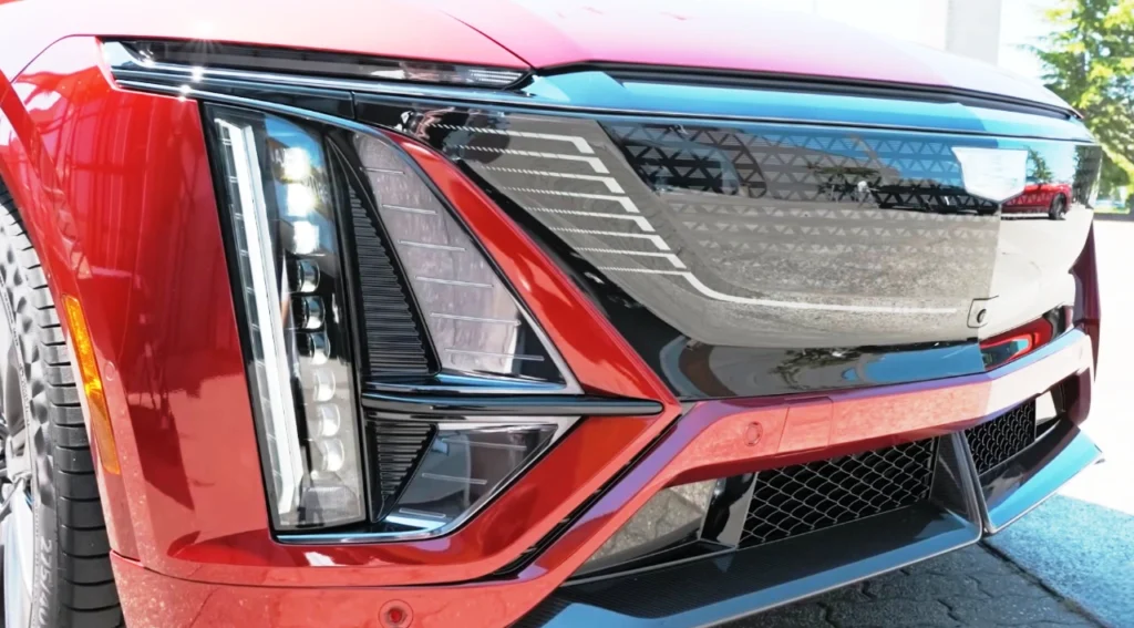 CadillacLYRIQV