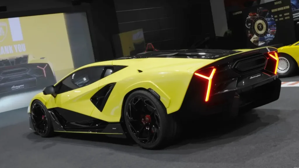 LamborghiniFenomenoV12