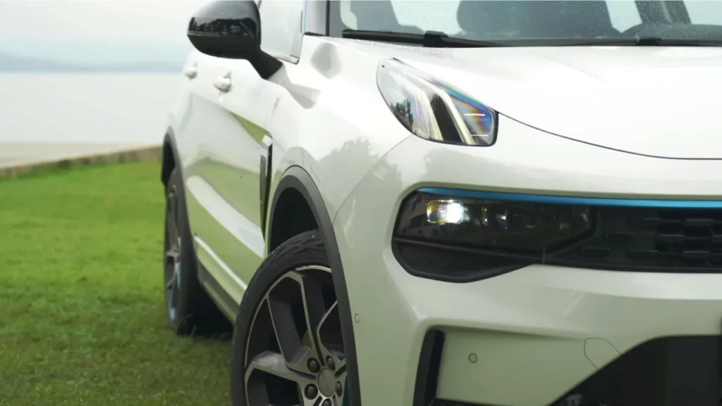 Lynk and Co 01 PHEV