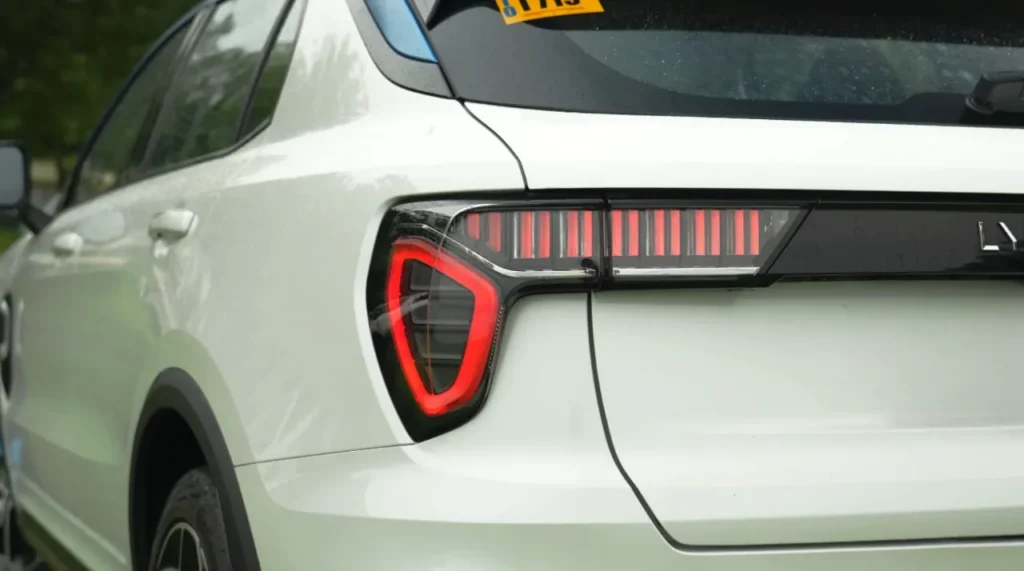 Lynk and Co 01 PHEV