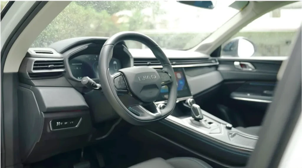 Lynk and Co 01 PHEV
