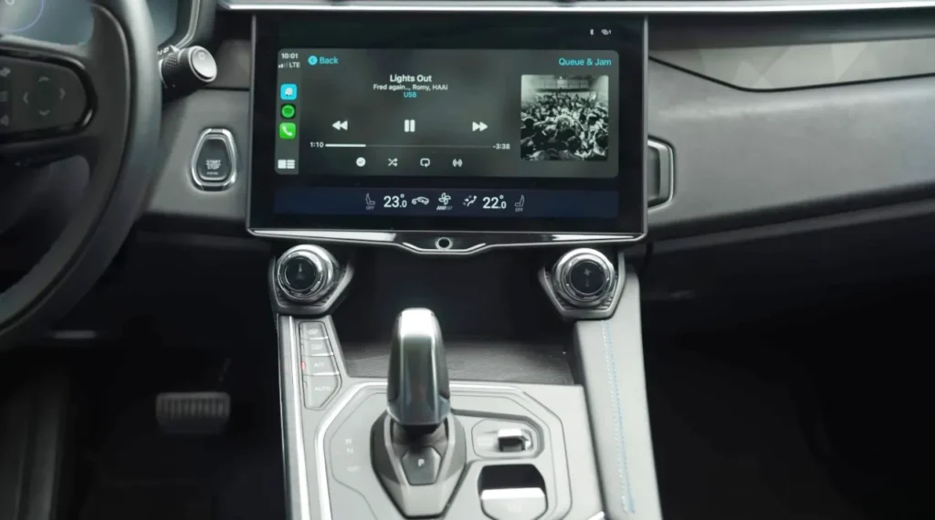 Lynk and Co 01 PHEV