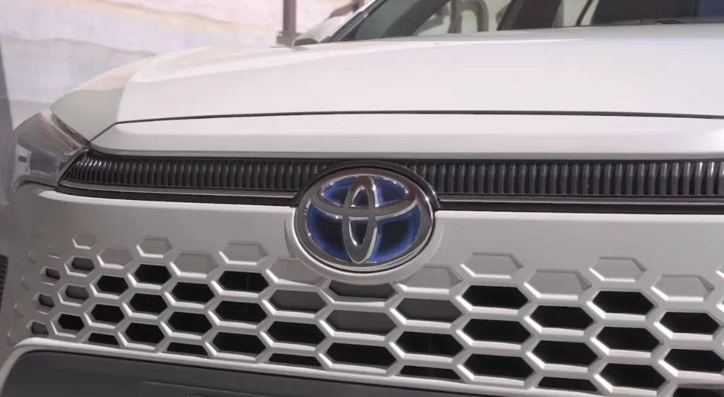 ToyotaCorollaCrossHybrid