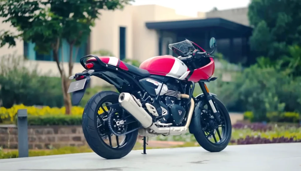 TriumphThruxton400CafeRacer