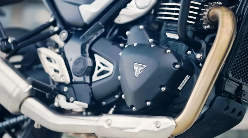 TriumphThruxton400CafeRacer