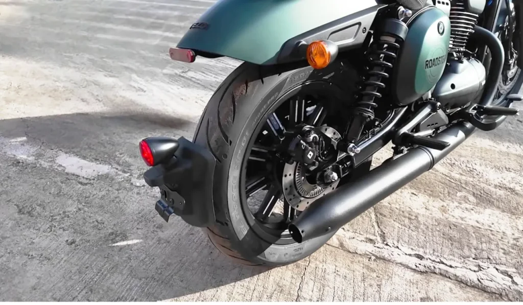 YezdiRoadster