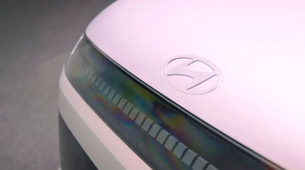 HyundaiIoniq9