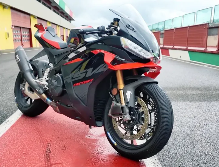 Aprilia RSV4