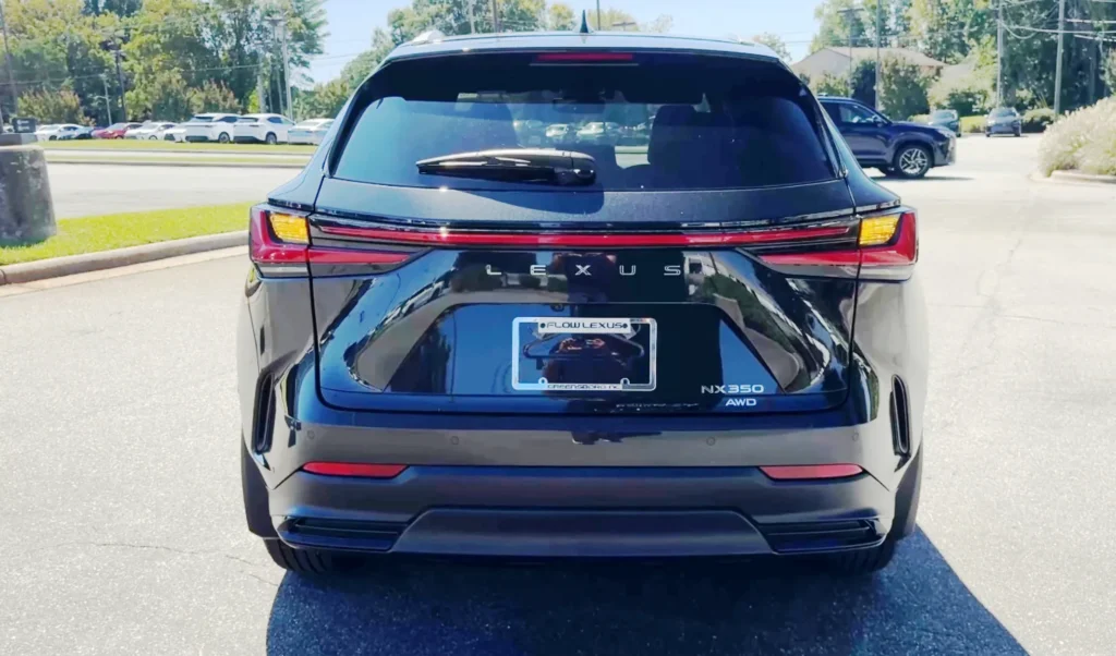 LexusNX350