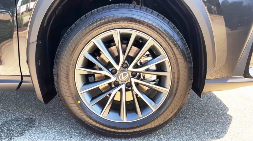 LexusNX350