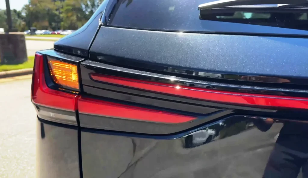 LexusNX350