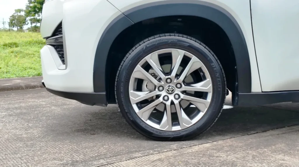 ToyotaInnovaZenix