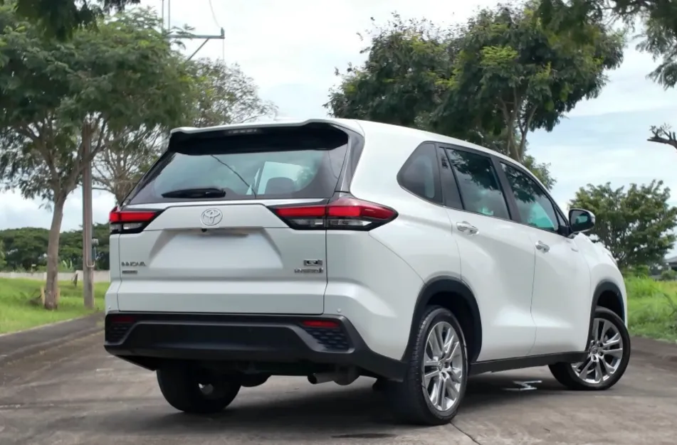 ToyotaInnovaZenix