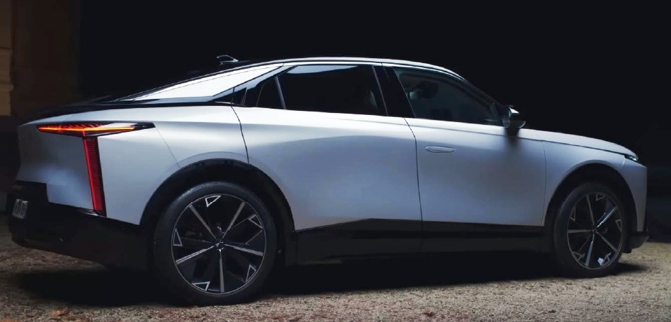 europe2025DSN°8luxuryelectric