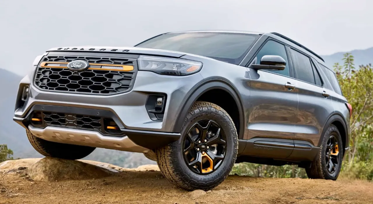 Should You Buy the best new 2026 Ford Explorer Tremor or 2025 Platinum? FordExplorerTremor