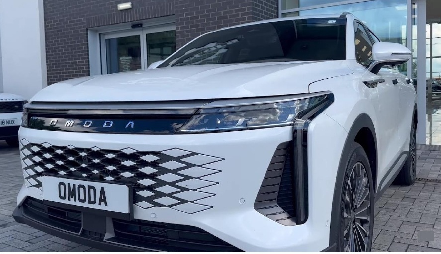 hightechOmoda9PHEVSUVEurope