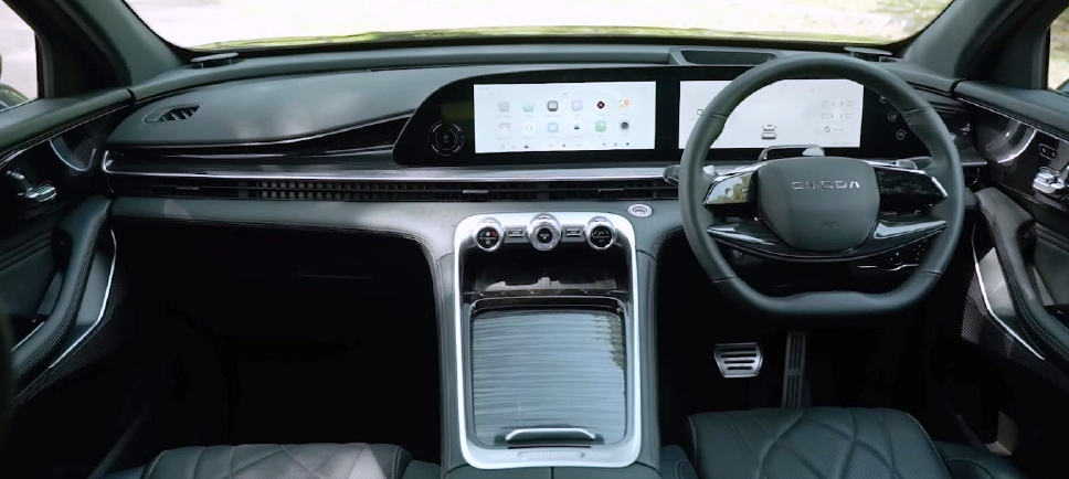 hightechOmoda9PHEVSUVEurope