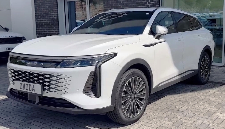 hightechOmoda9PHEVSUVEurope
