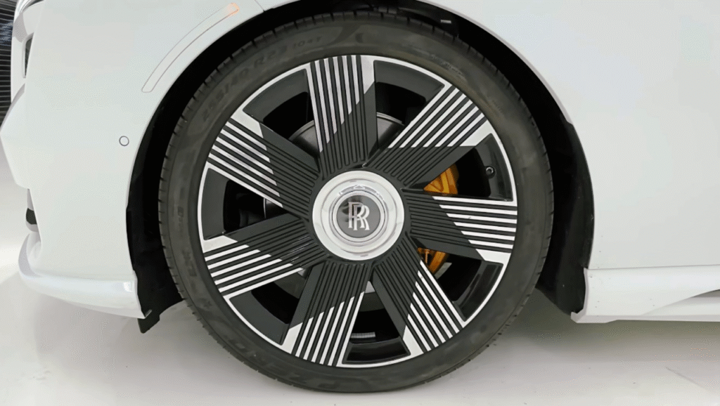 RollsRoyceSpectreBlackBadgeluxurycar2025