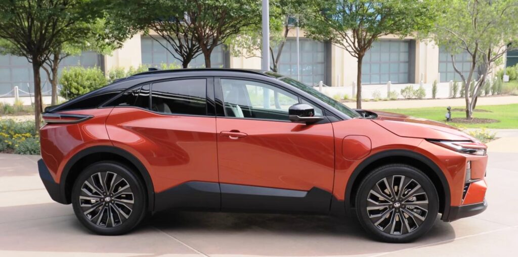 2025ToyotaC-HR+