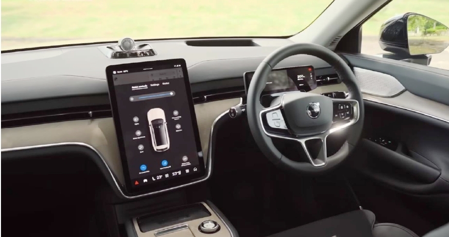 2025VolvoEX90electricSUV