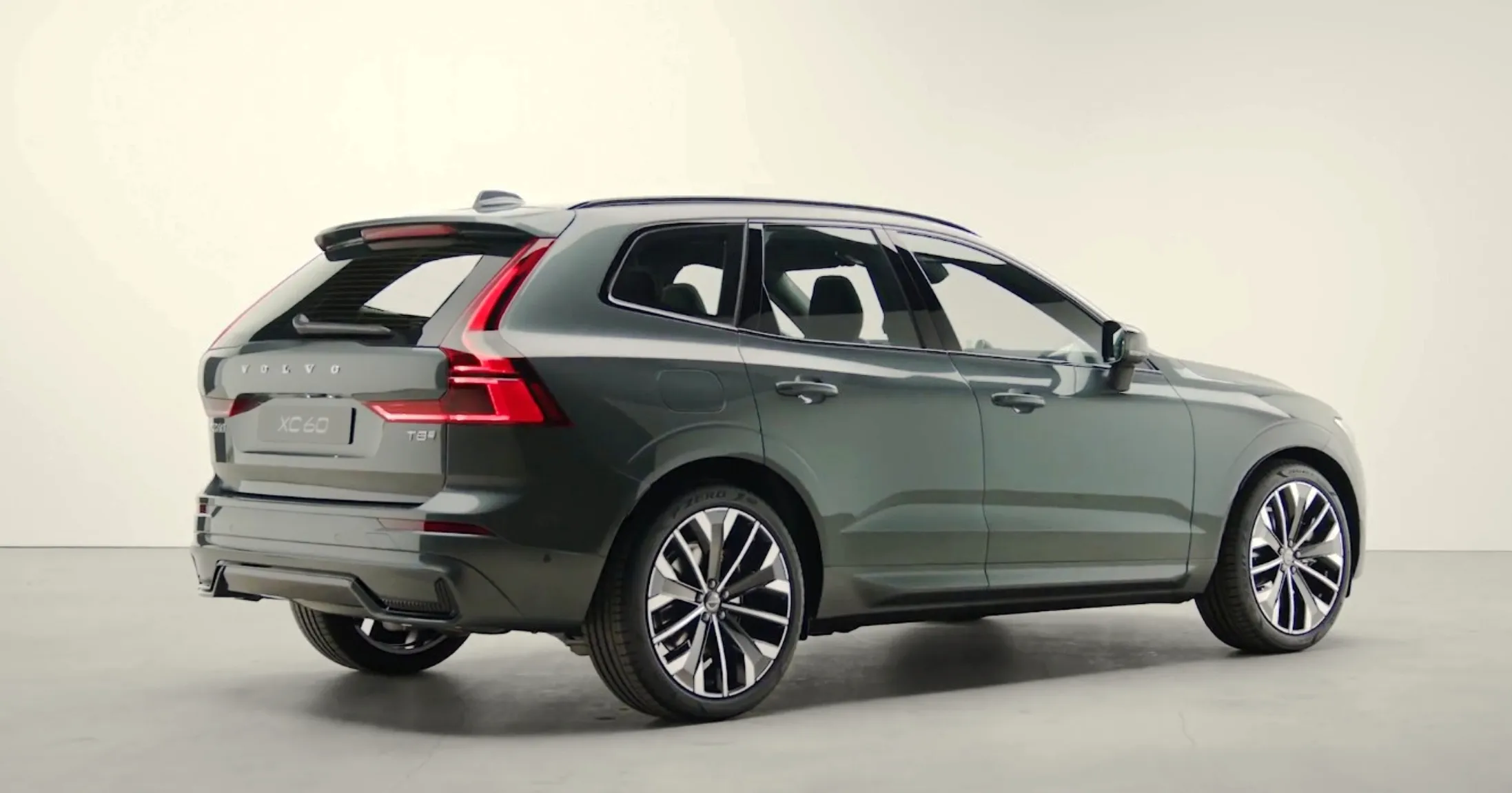 Best mid size Luxury SUV Volvo XC60 VolvoXC60