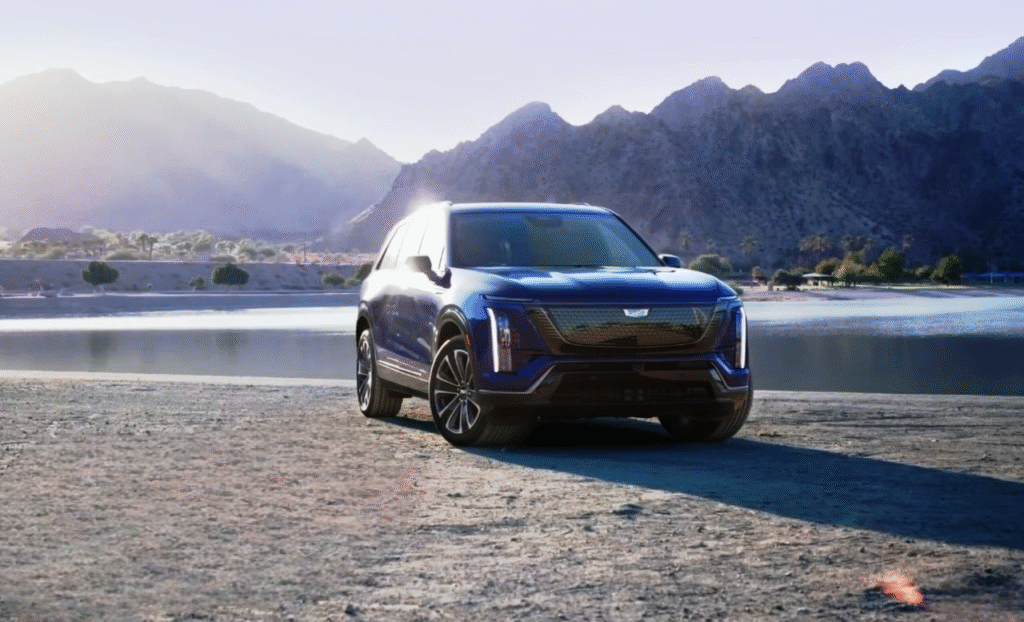 CadillacVISTIQthreerowelectricSUV