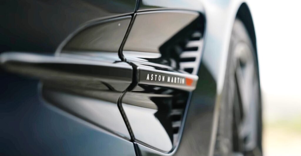 AstonMartinVanquishVolante2026