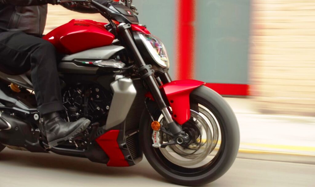 DucatiXDiavelV4Luxurycruiser