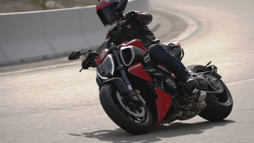 DucatiXDiavelV4Luxurycruiser