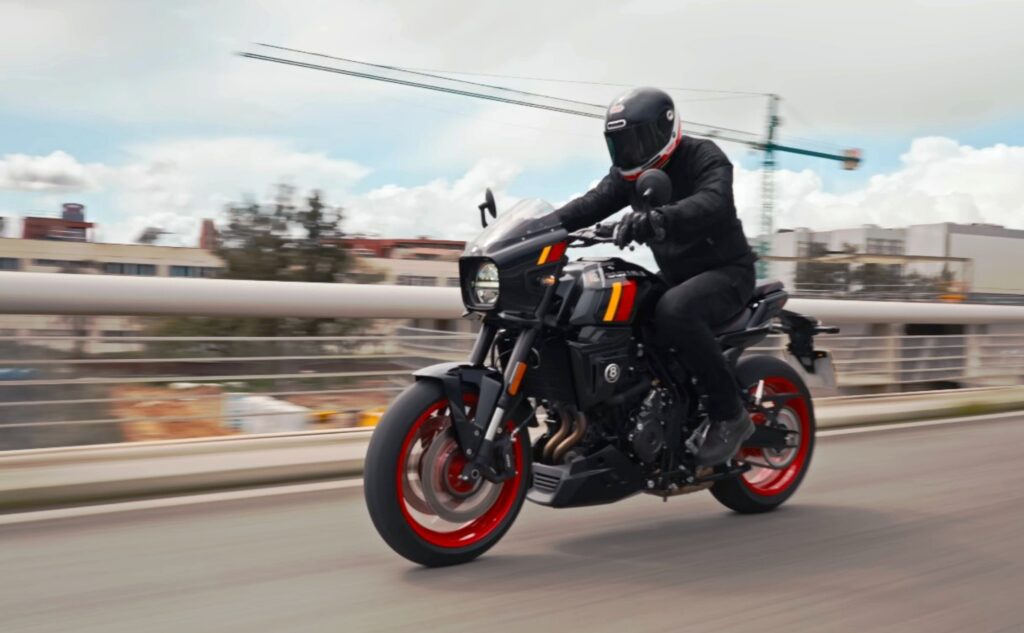 SuzukiGSX8T&GSX8TT