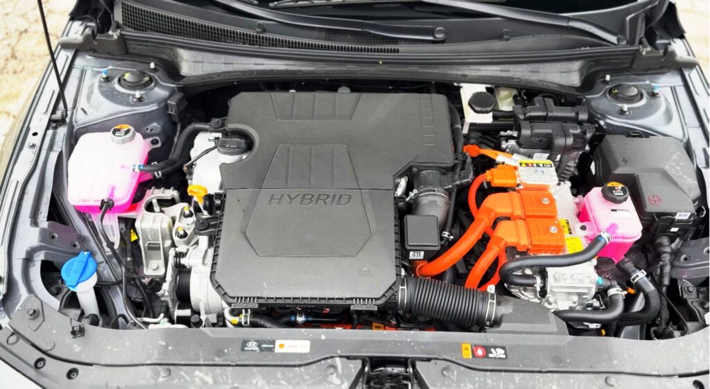 HyundaiElantraHybrid2025vsHonda CivicRSe:HEV
