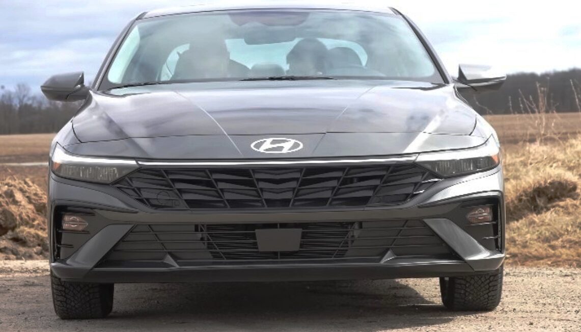 HyundaiElantraHybrid2025vsHonda CivicRSe:HEV