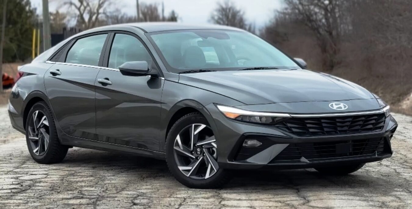 HyundaiElantraHybrid2025vsHonda CivicRSe:HEV