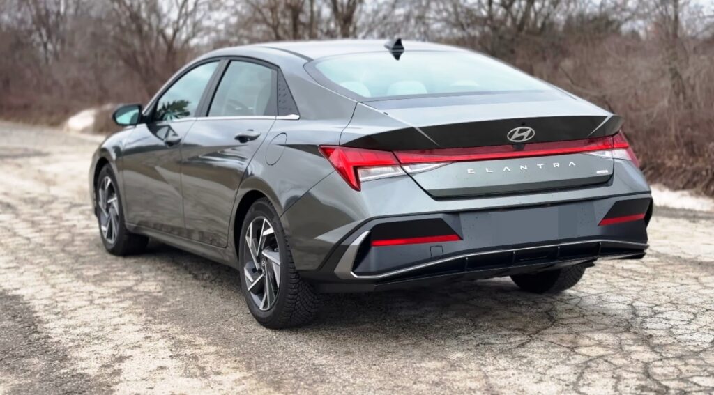 HyundaiElantraHybrid2025vsHonda CivicRSe:HEV