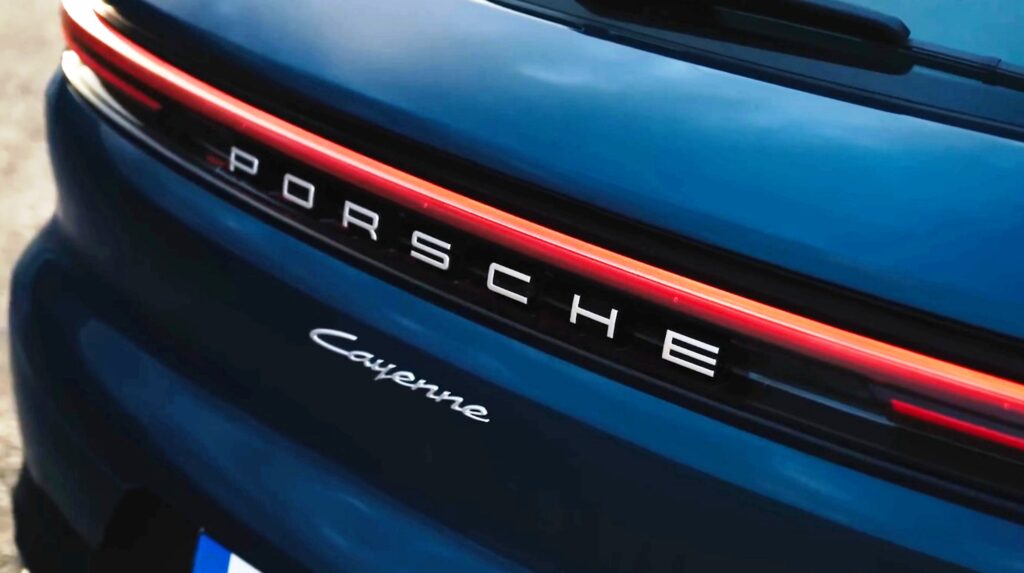 PorscheCayenneEVelectrifiedluxurySUV