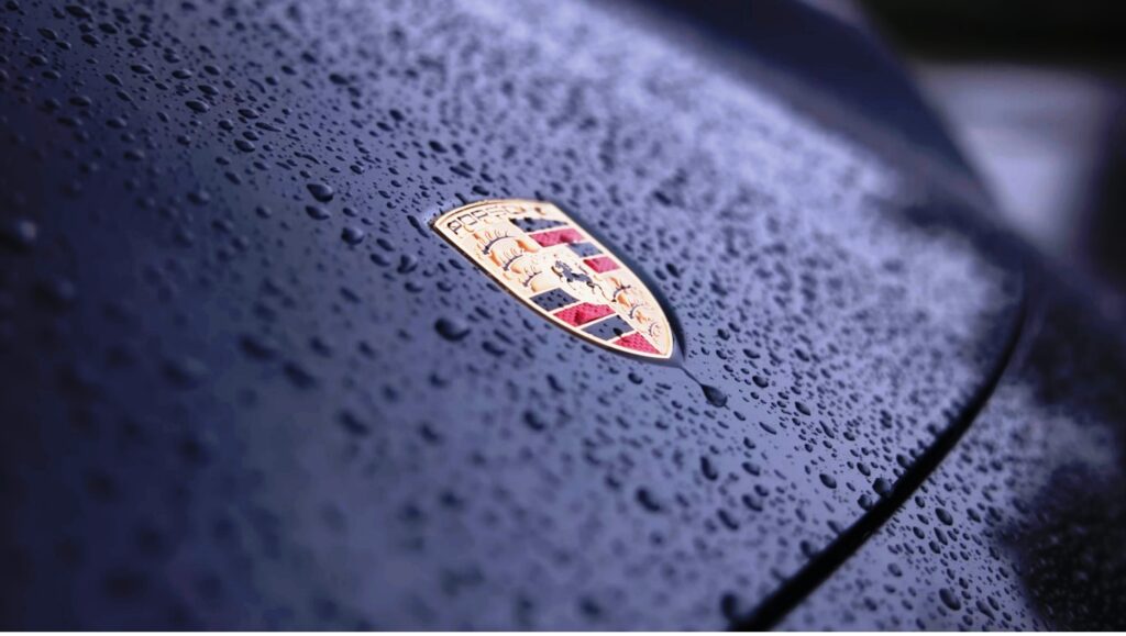 PorscheCayenneEVelectrifiedluxurySUV