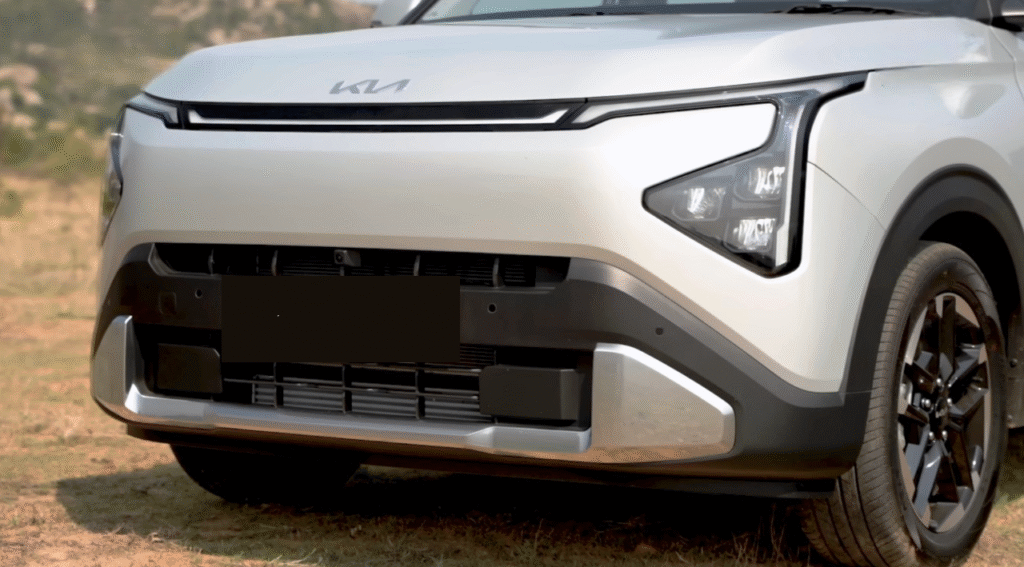 Kia Carens Clavisvs Toyota Innova Crysta