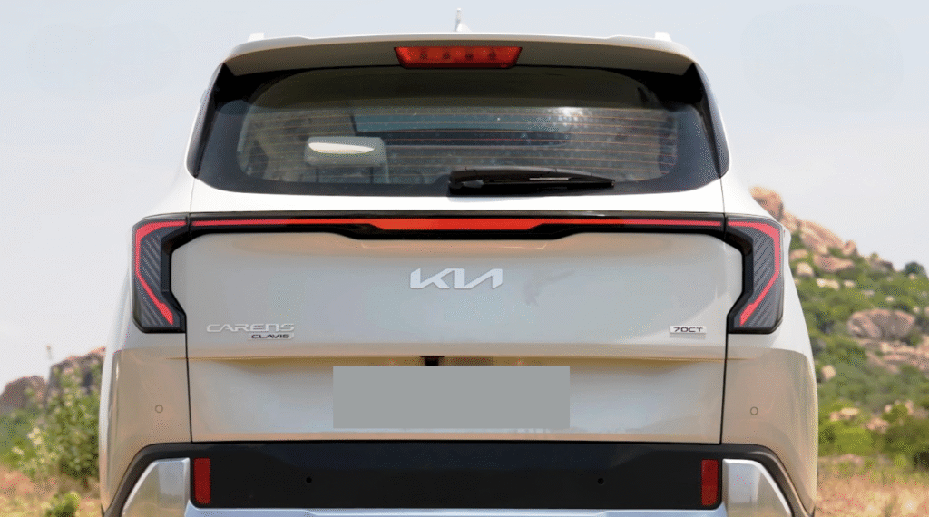 Kia Carens Clavisvs Toyota Innova Crysta