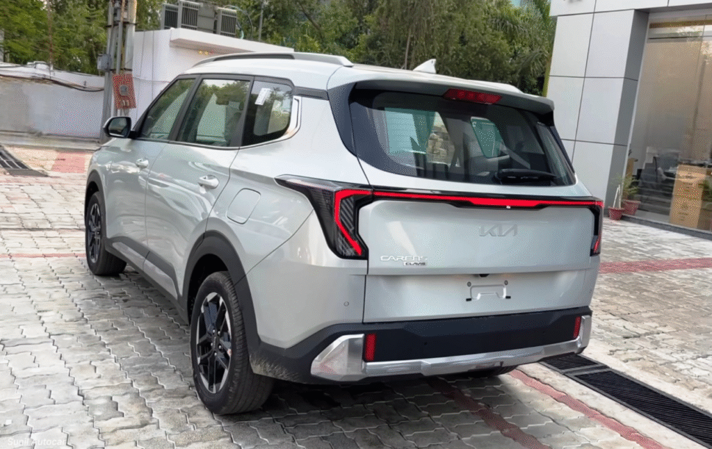 Kia Carens Clavisvs Toyota Innova Crysta