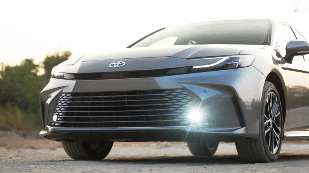 ToyotaCamry2025hybridsedan