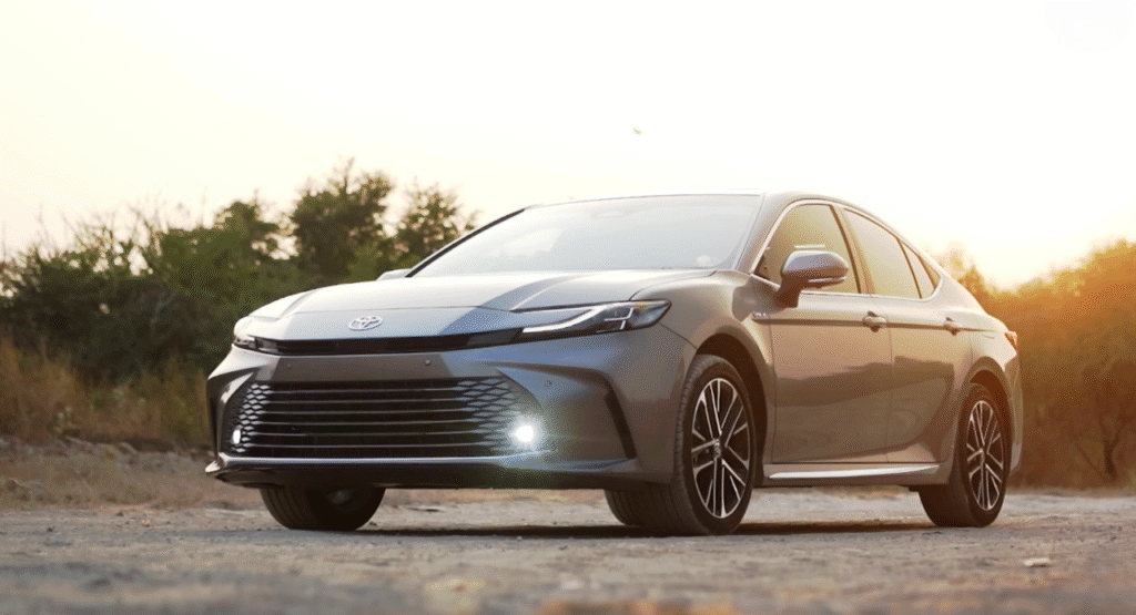 ToyotaCamry2025hybridsedan