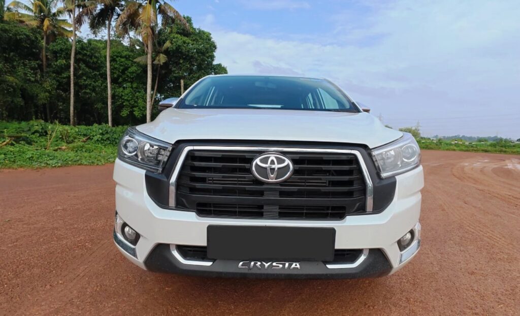 Kia Carens Clavisvs Toyota Innova Crysta