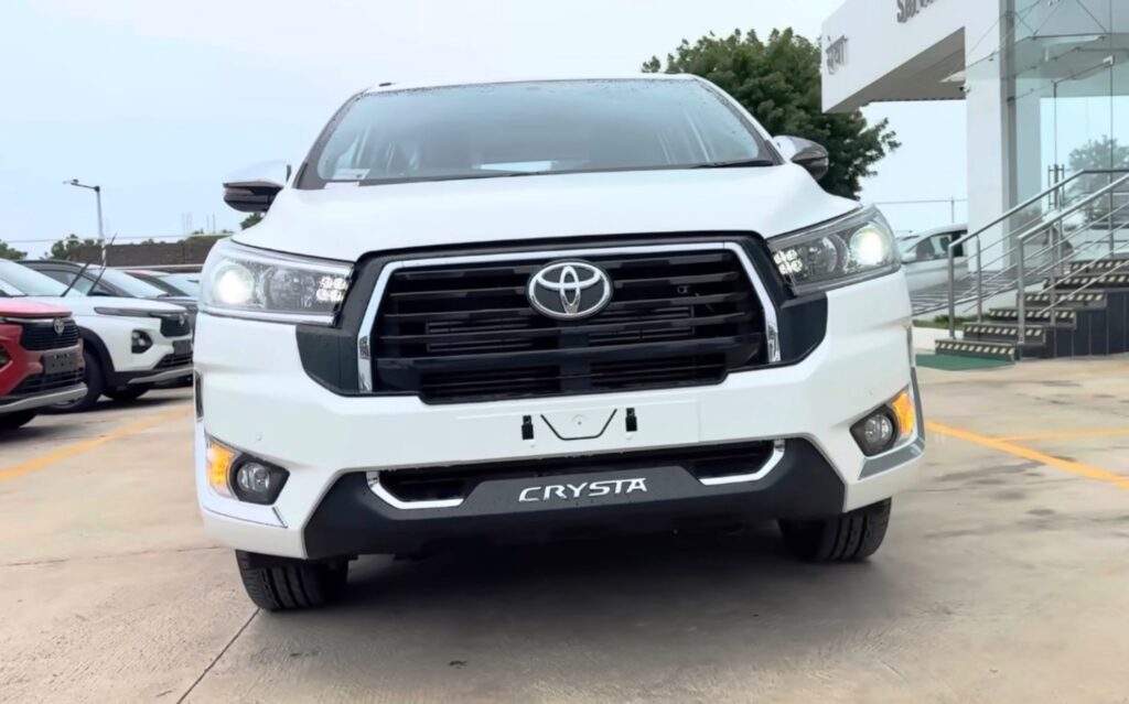 Kia Carens Clavisvs Toyota Innova Crysta