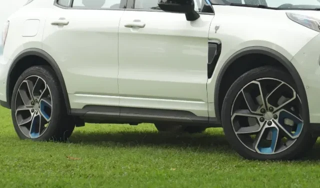 Lynk and Co 01 PHEV