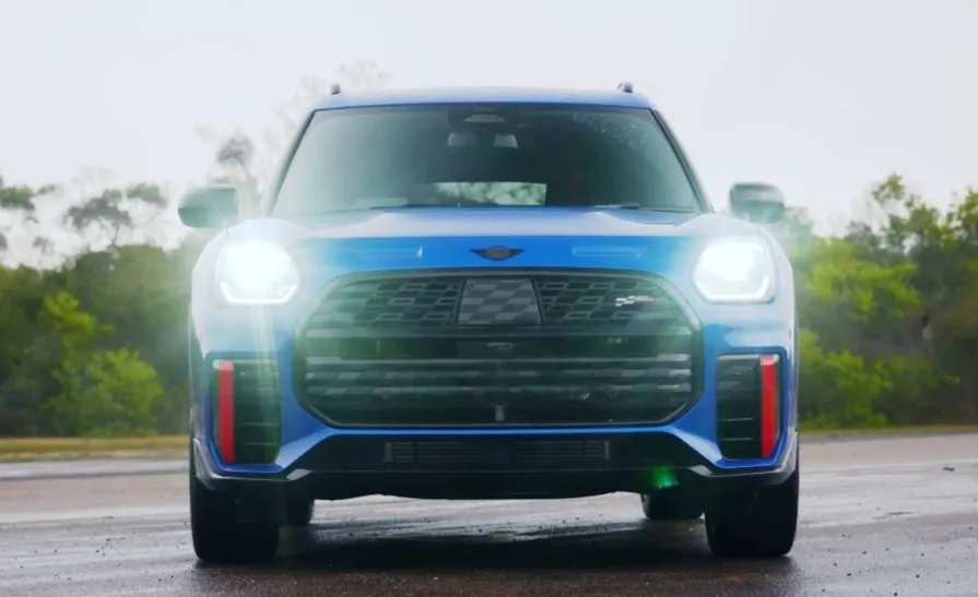 MINICountrymanJCWALL4