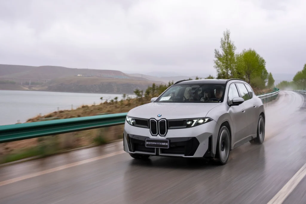 BMW iX3